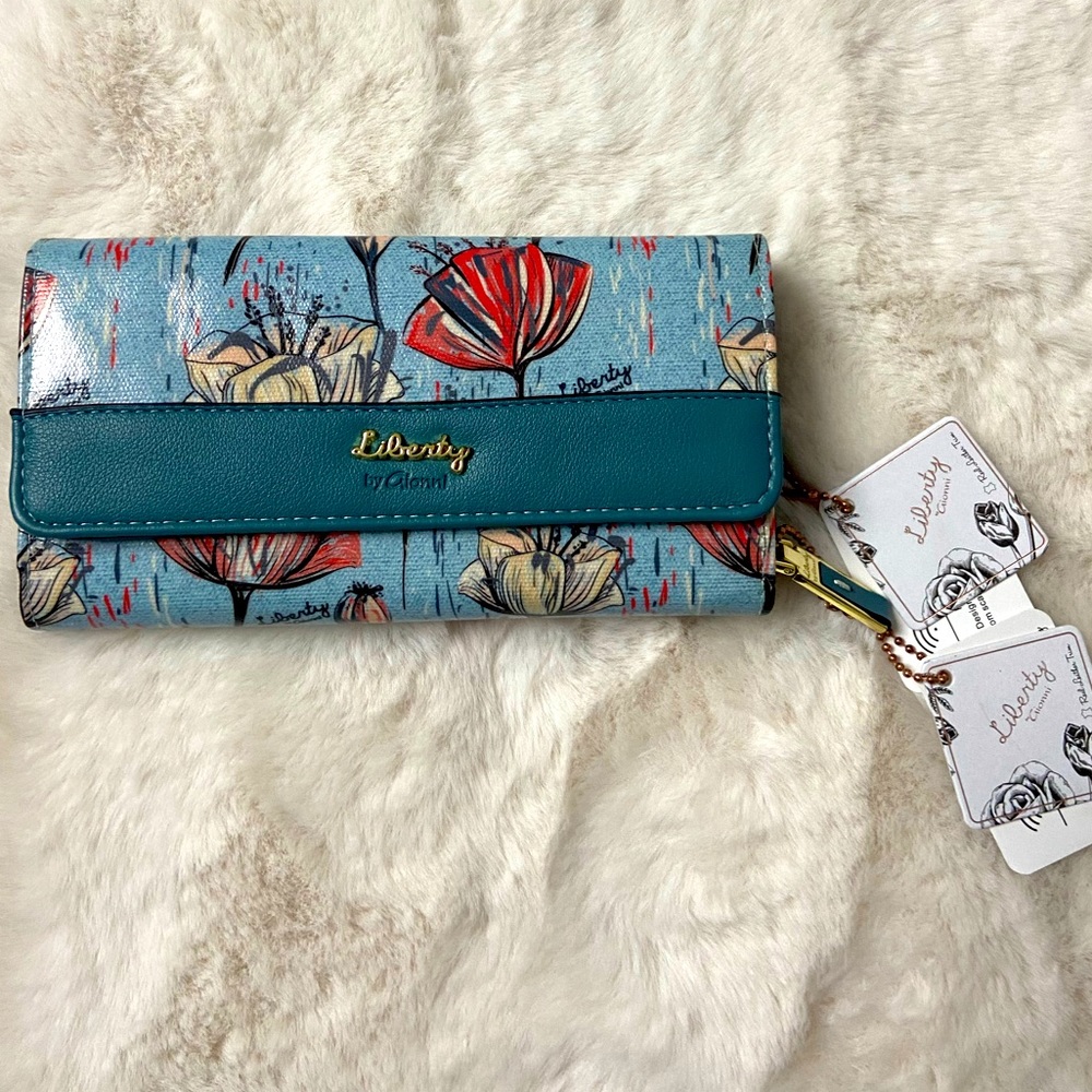 Liberty clutch wallet with RFID blocking
